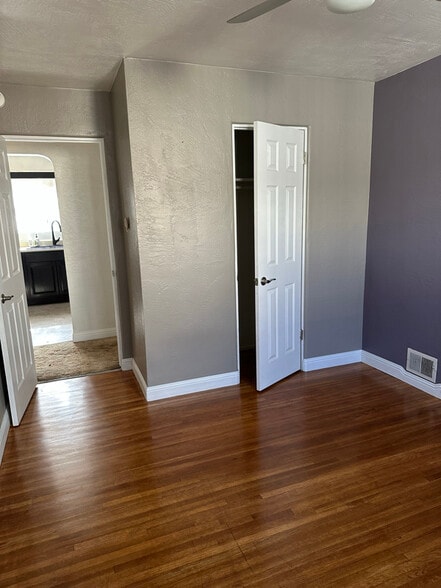 Building Photo - 1124 Indiana St SE