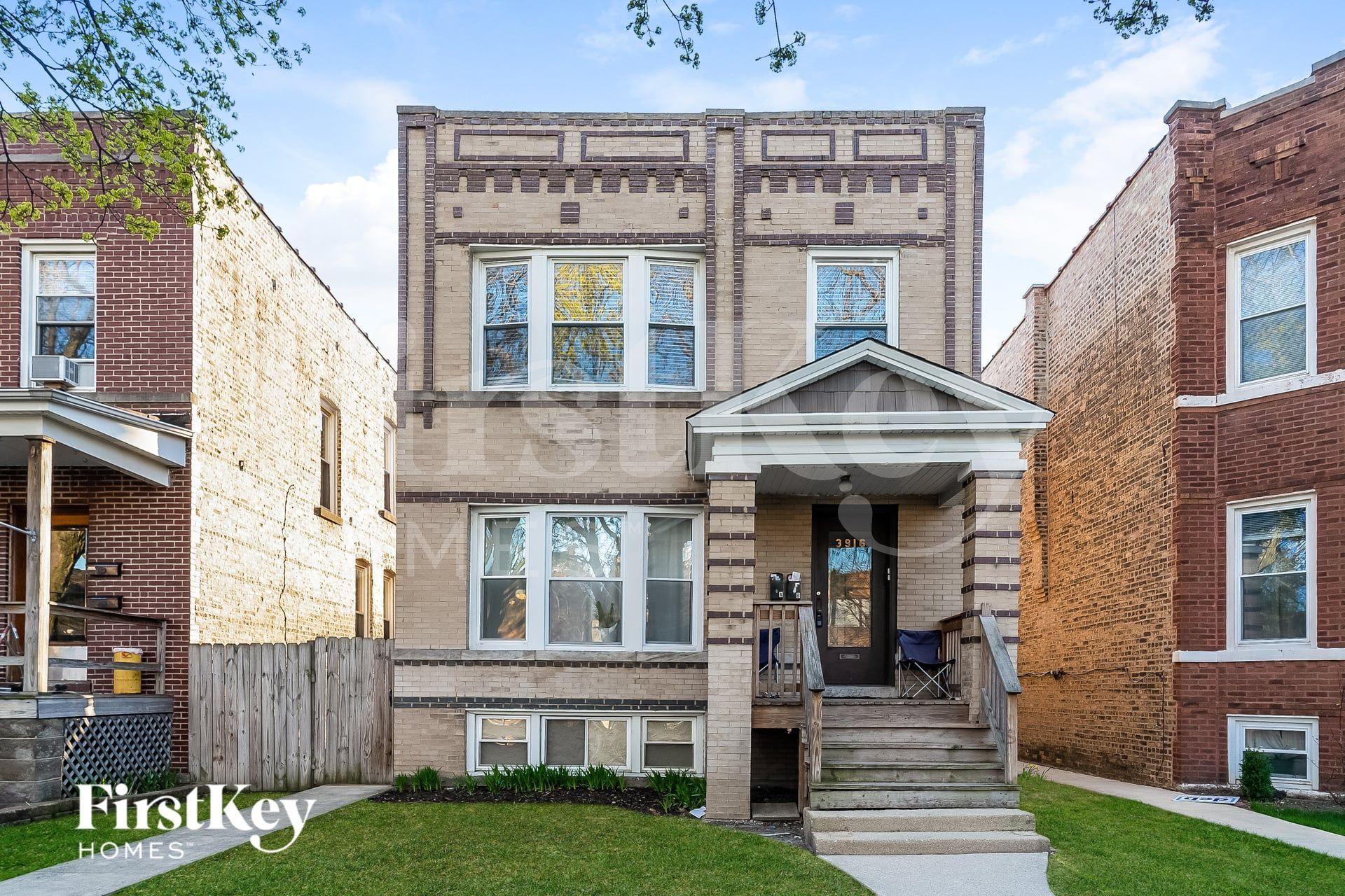 Building Photo - 3916 N Sawyer Ave
