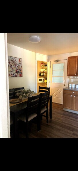 Building Photo - 52 Marlborough Ave