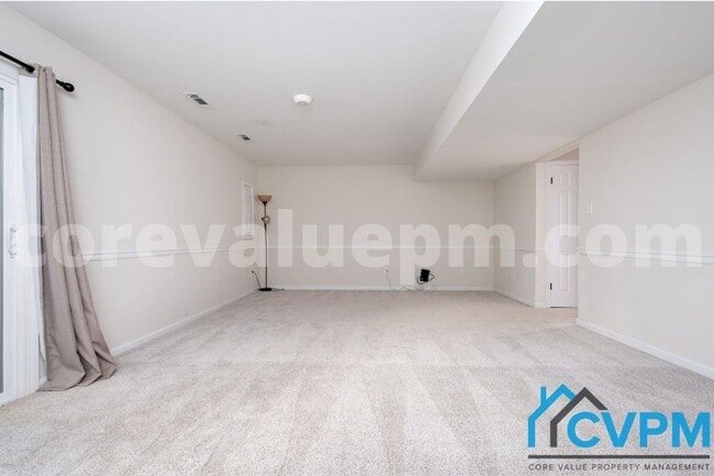 Building Photo - 400 Colonial Ridge Ln