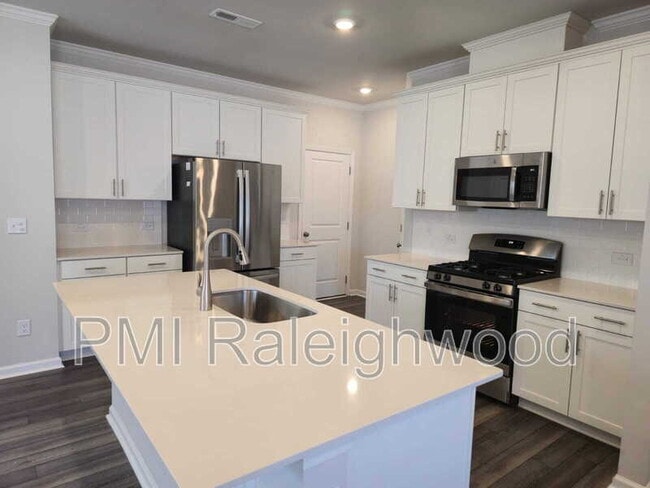 Building Photo - 1060 Maple Br Cir