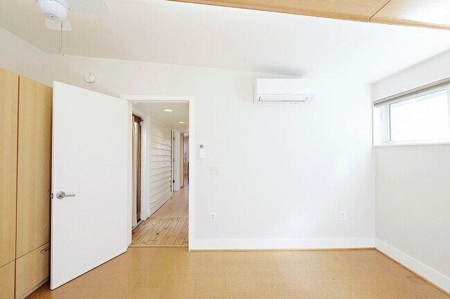 Building Photo - Charming Home in Fifeville, Downtown Charlottesville