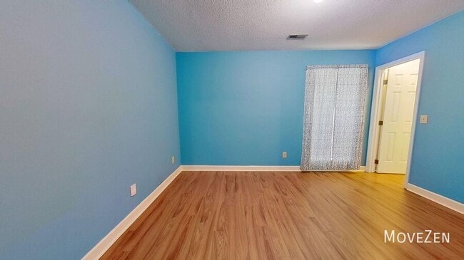 Building Photo - 6902 Persimmon Pl
