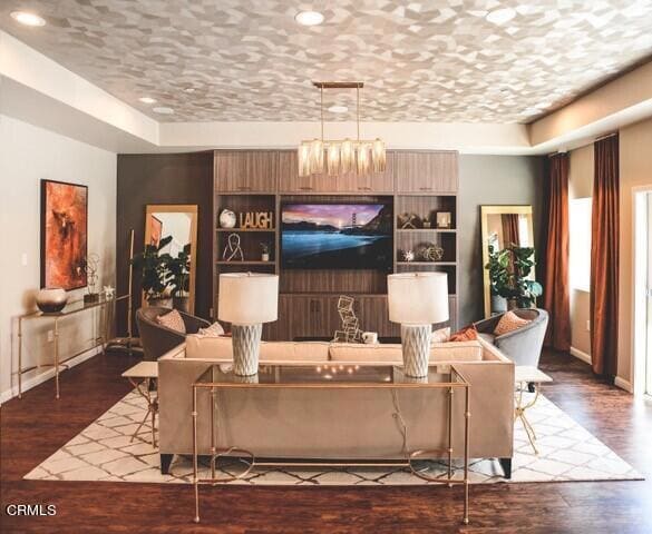 Building Photo - 300 W 9th St