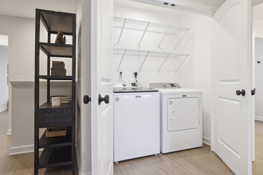 Building Photo - 603 Ashton St