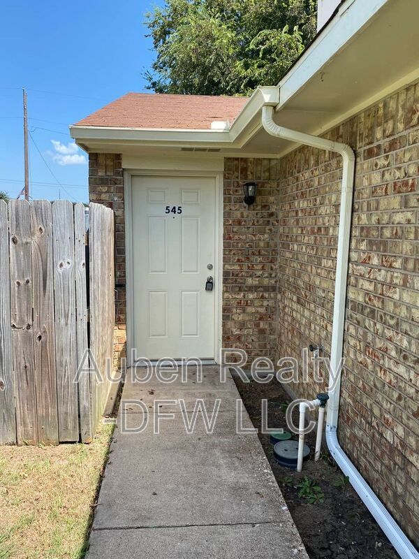 Building Photo - 545 Canary Ln
