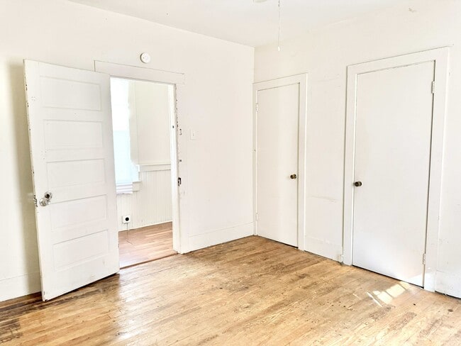 Building Photo - 220 Evergreen Dr