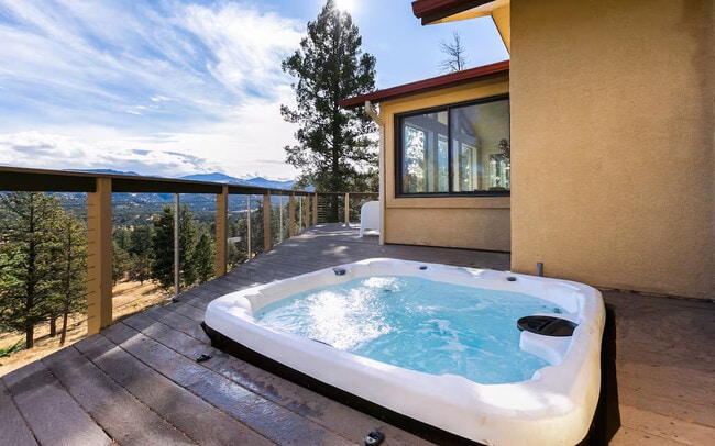 Building Photo - 280 Highland Meadows Dr