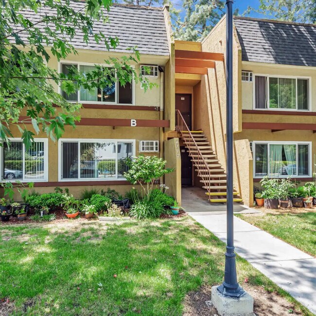 Building Photo - San Jose Gardens