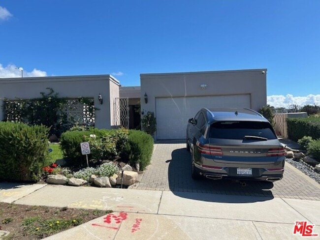 Building Photo - 3908 Castlerock Rd