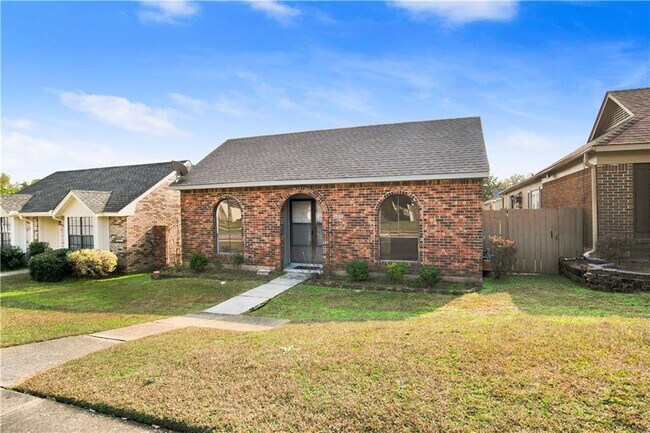 Building Photo - 6071 Highland Cir N