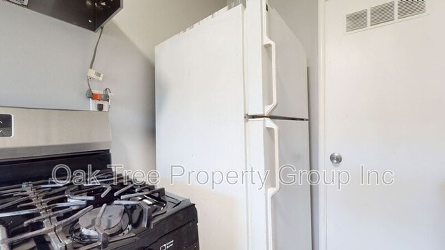 Building Photo - 824 15th St