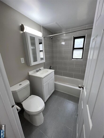 Building Photo - 65 Arcadia Rd