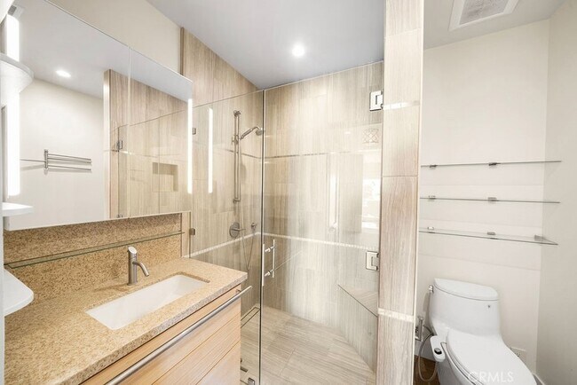 Building Photo - 376 Cliff Dr