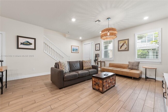 Building Photo - 1030 Eucalyptus Dr