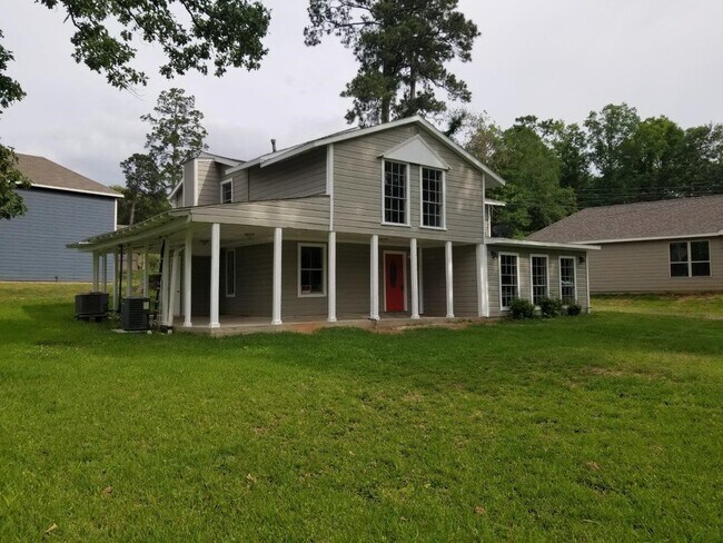 Building Photo - 1305 St Lawrence River Rd