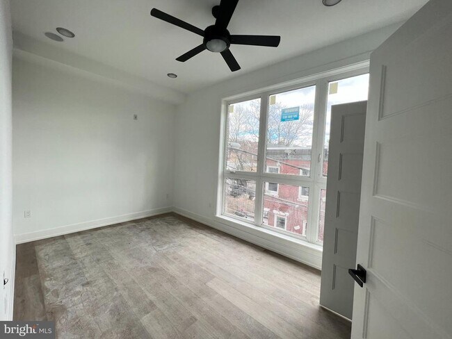 Building Photo - 2550 Hope St