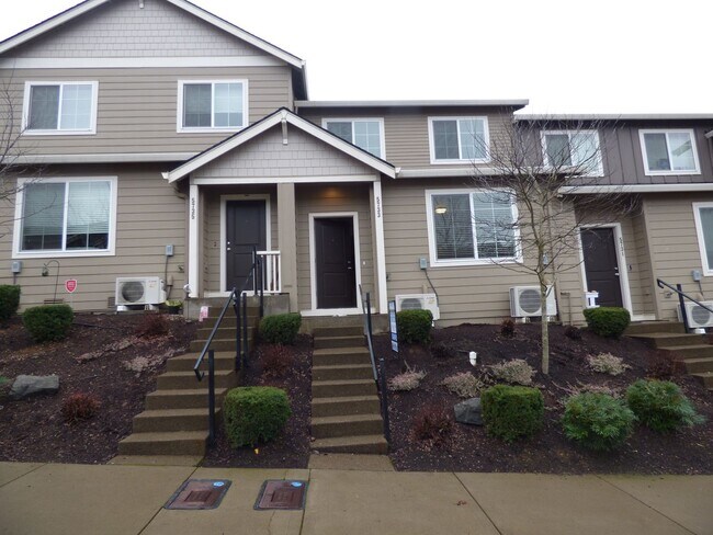 Building Photo - 3 Bed 2.5 Bath townhome off Liberty Rd!