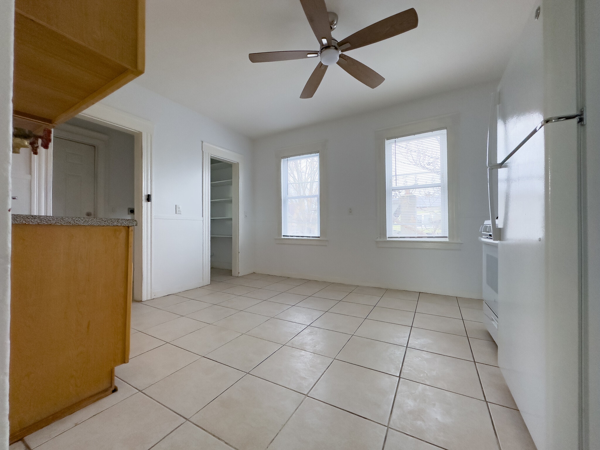 Kitchen - 367 Bishop Ave
