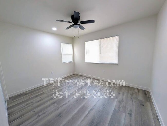 Building Photo - 1358 N Murray St