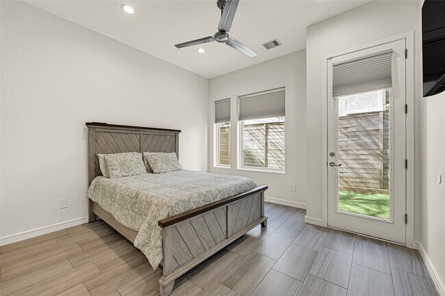 Building Photo - 707 W Clay St