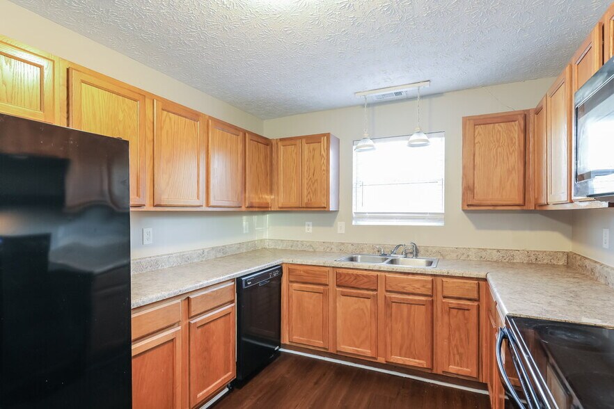 Building Photo - 5055 Tussahaw Crossing