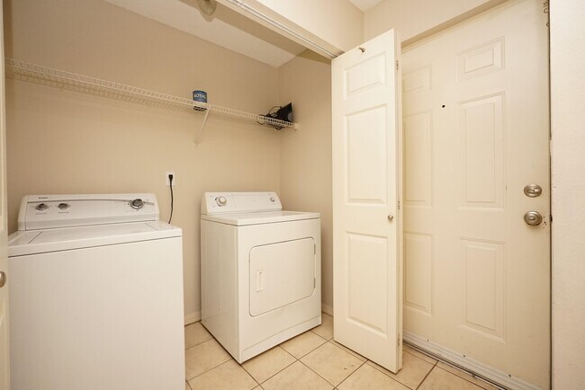 Building Photo - 4274 Calinda Ln