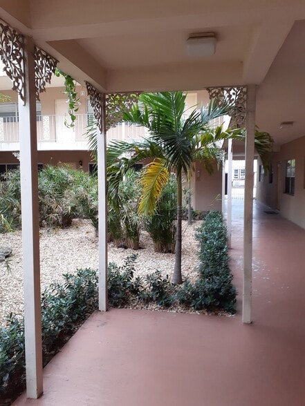 Building Photo - 2031 Dewey St