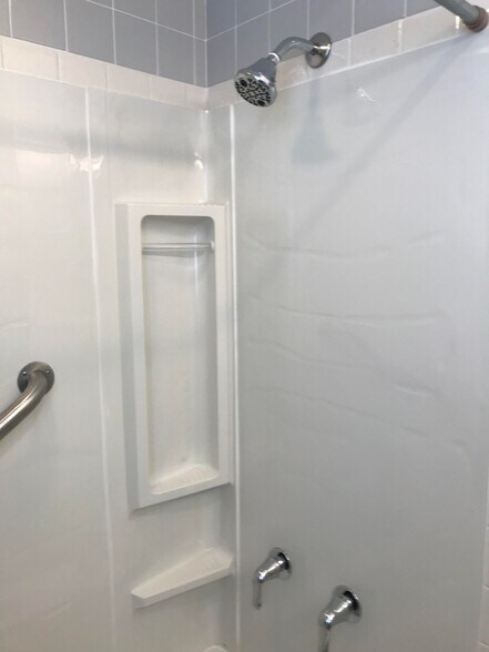 Building Photo - 782 N Van Auken St