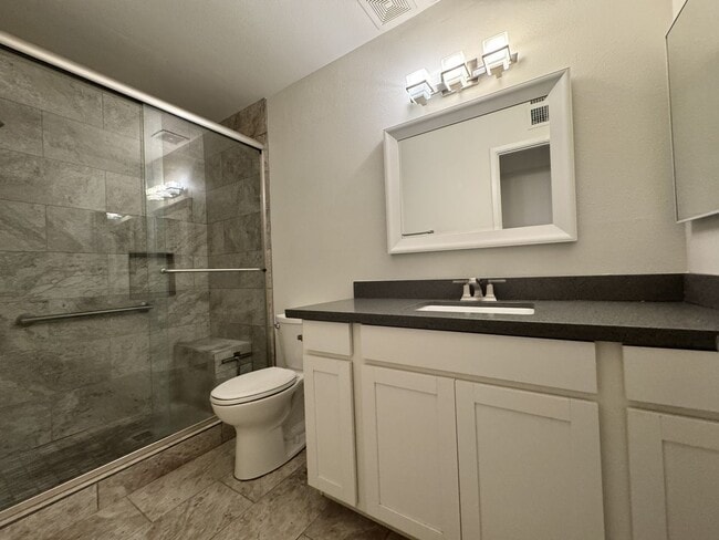 Building Photo - GOLF COURSE HOME W AMENITIES GALORE IN FOUNTAIN OF THE SUN 55+ COMMUNITY & COUNTRY CLUB