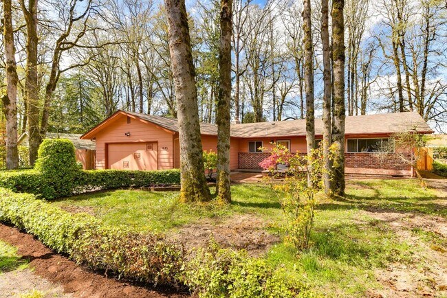 Building Photo - Terra Linda Home - 3 Bedrooms, 2 Baths, 1,...