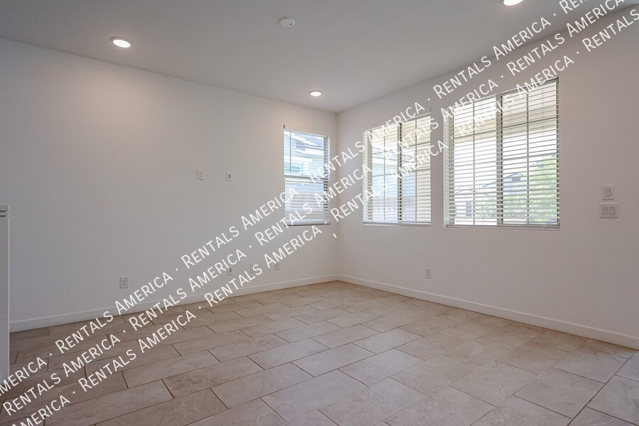 Building Photo - 9329 East Sebring Avenue