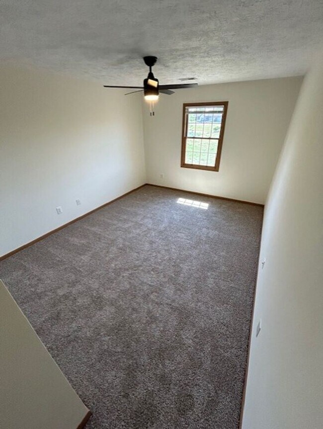 Building Photo - Updated Ranch with 2 Bedrooms, 1 Bath, and 1-Car Attached Garage in Troy, Ohio - Your Perfect Hom...