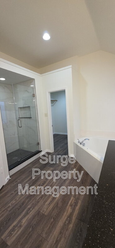 Building Photo - 629 Dorchester Dr