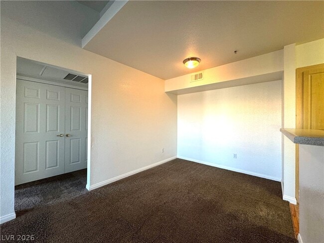 Building Photo - 6955 N Durango Dr