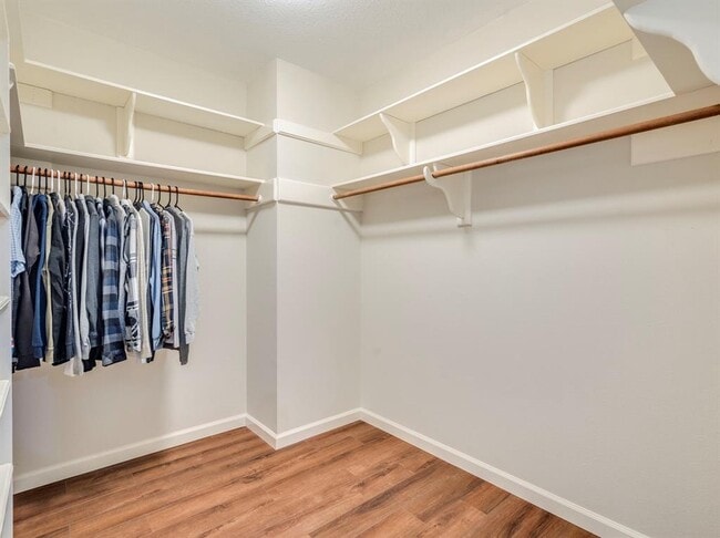 Building Photo - 317 Cedar Dr