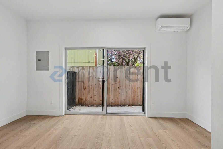 Building Photo - 1209 N Winchell St