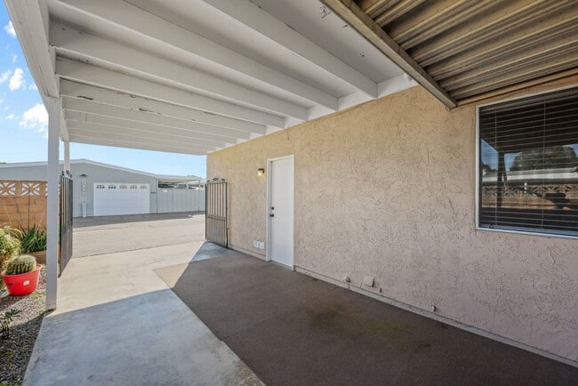 Building Photo - Wonderful Location & Value in Oceana 55+ Community