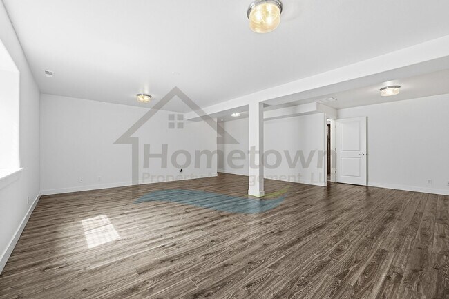 Building Photo - 5163 E Portside Ct