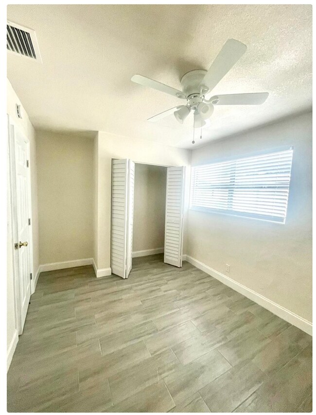 Building Photo - LARGE NEWLY RENOVATED 2 BEDROOM APARTMENTS Application fee is waived during move in
