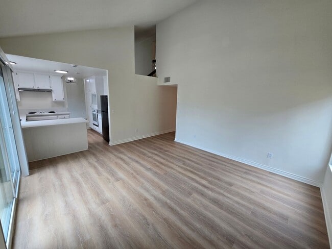 Building Photo - Rancho Penasquitos 2-story. 4 br., 3 ba.
