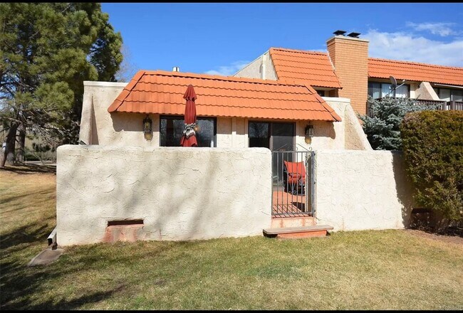 Building Photo - 3 Bedroom Townhome in Gleneagle