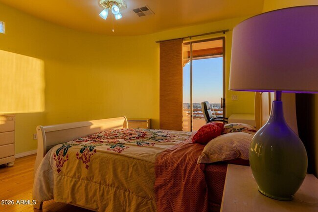 Building Photo - 18425 N 14th St