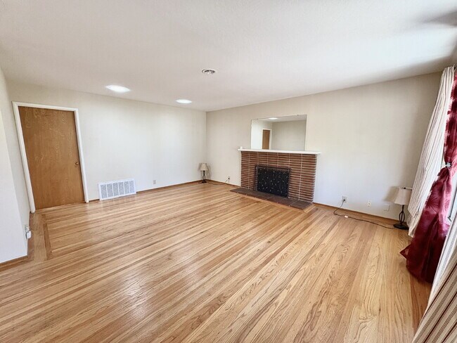 Building Photo - Peaceful Charmer Single-Story Retreat in Vallejo