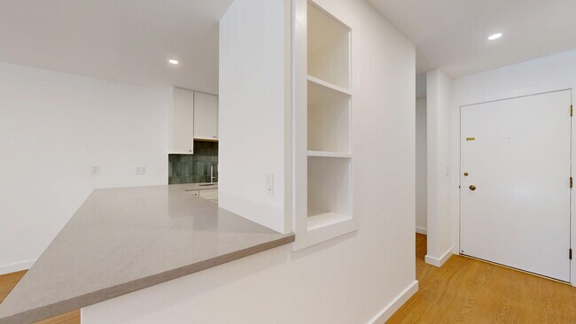 Building Photo - 50 Corte Real