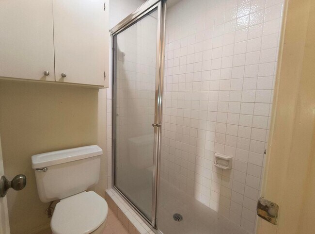 Building Photo - 2 bed/2 bath home in a great location, AVAILABLE NOW!