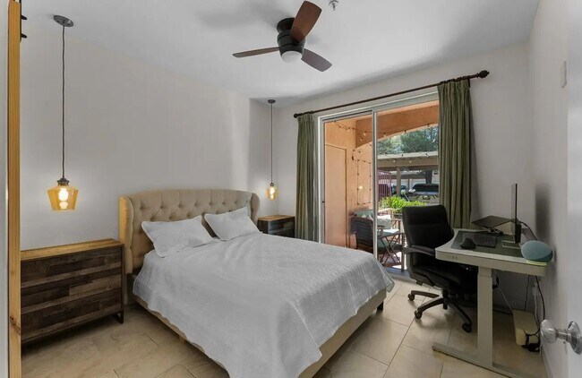 Building Photo - 18622 Caminito Cantilena