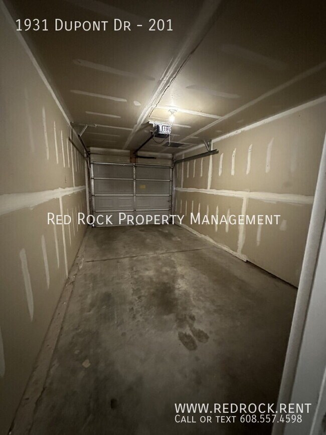 Building Photo - 1931 Dupont Dr