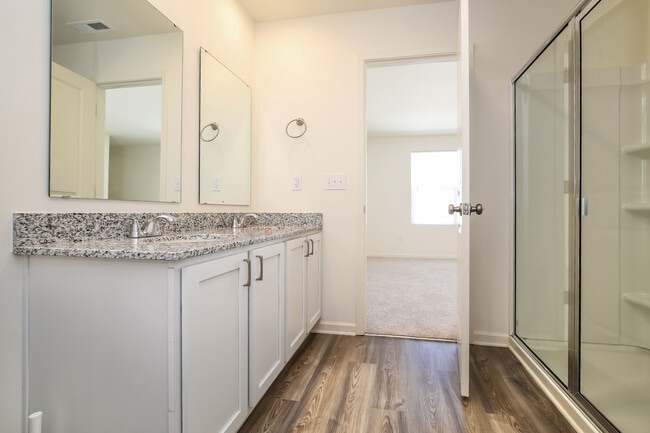 Building Photo - 109 Span Ln