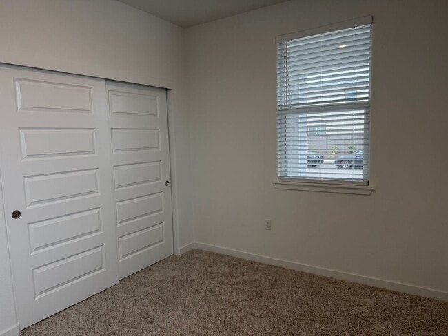 Building Photo - Beautiful Sacramento 5 Bedroom 3 Bathroom 3000 Sqft. Home for Rent